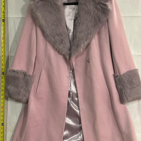 bebe Jackets & Blazers - bebe Pink Trench Coat with Faux-Fur Collar and Cuffs 4033